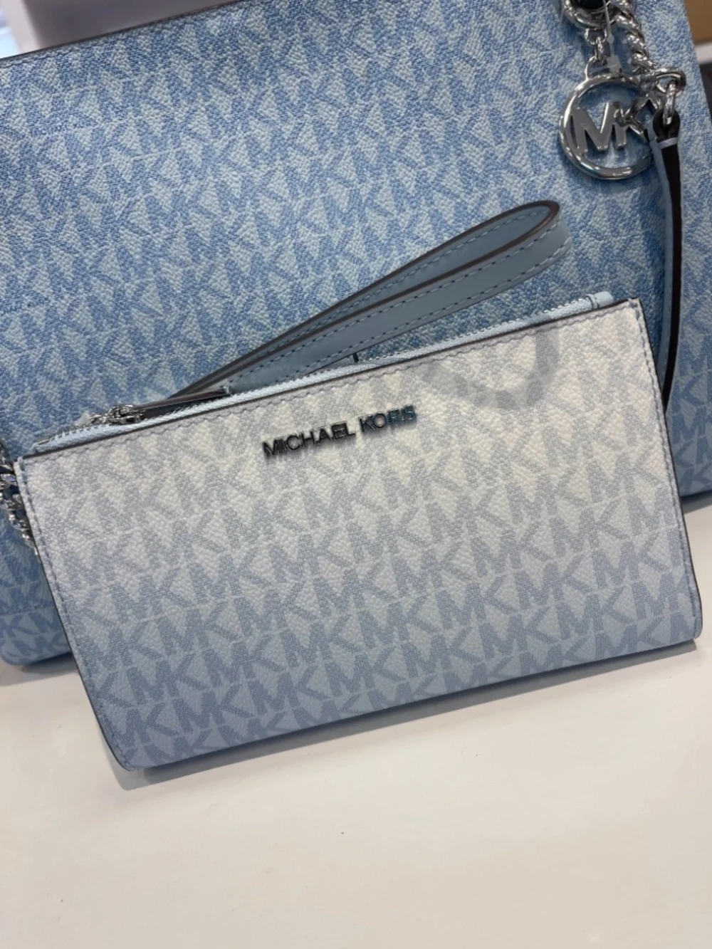 MICHAEL KORS Jet Set Large Double Zip Ombré Signature Logo Wristlet Wallet Phone